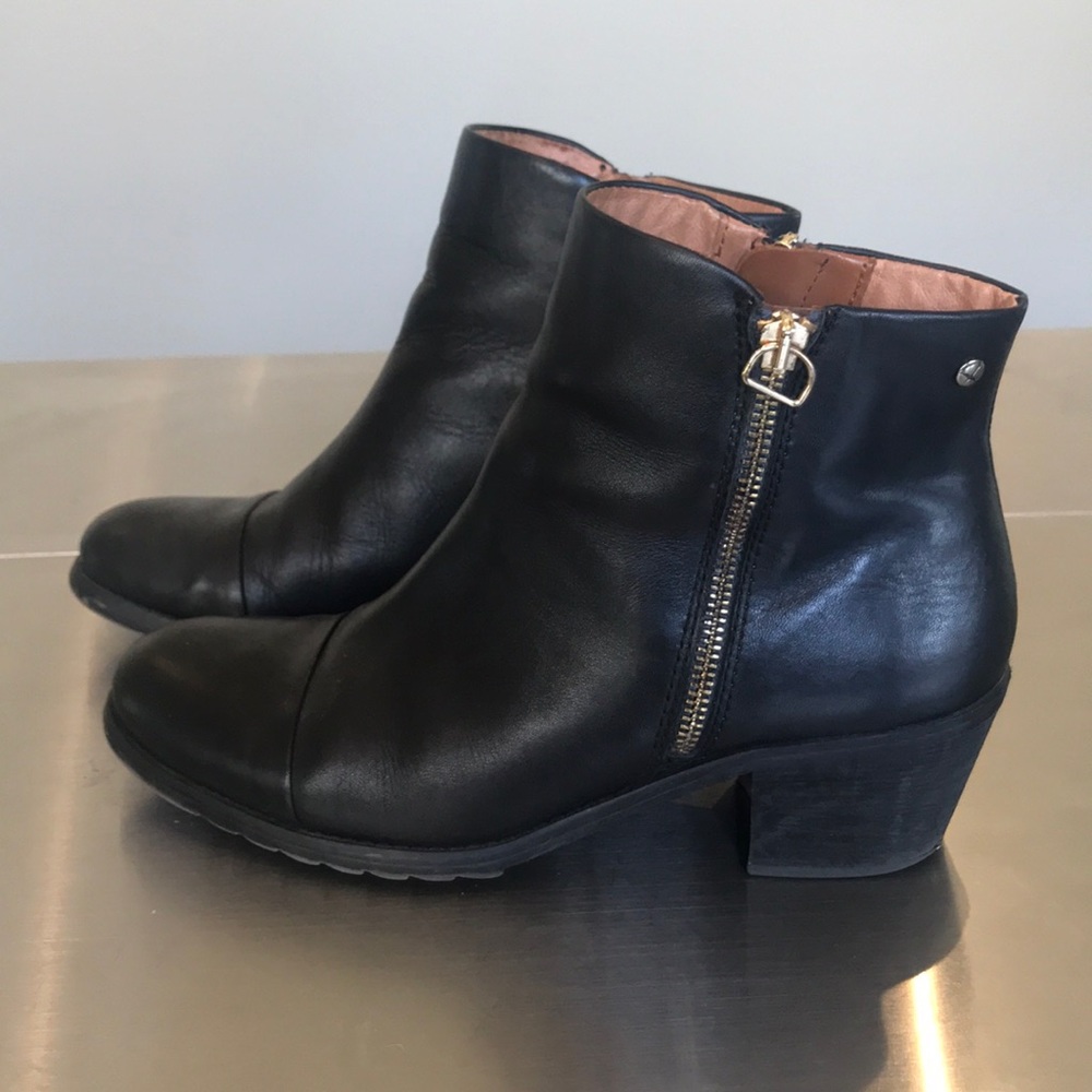 Black Pikolinos booties 39